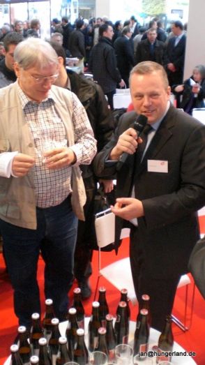 Interview mit Otto Schily, Bundesinnenminister a.D., im tat-Forum des ProtectionCenter w&auml;hrend der SECURITY 2006